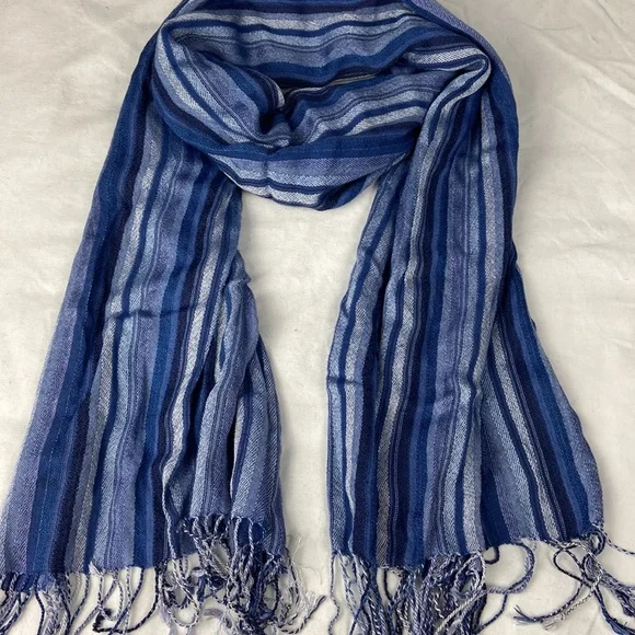 Stripe long tassel scarf - Picture 4 of 5
